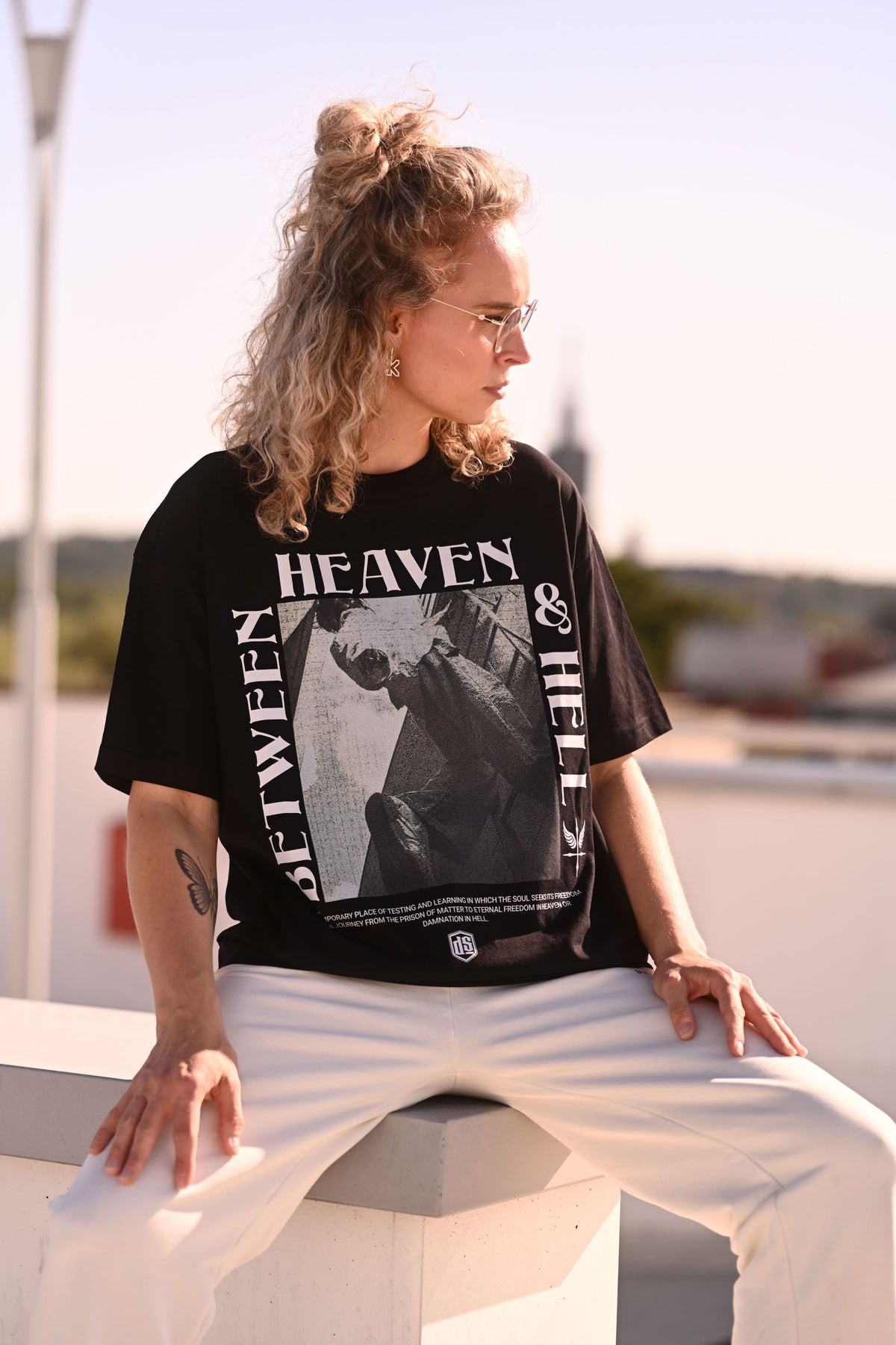 BIO BOXY TEE - BETWEEN HEAVEN & HELL