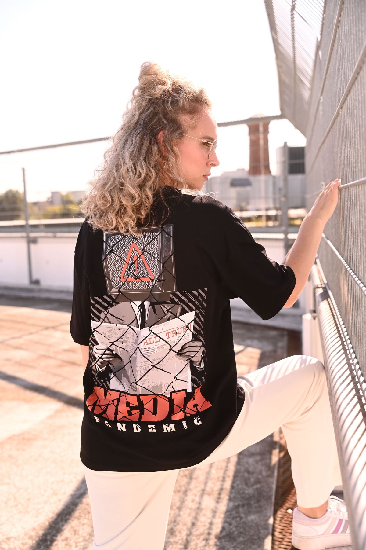 BIO BOXY TEE - MEDIA PANDEMIC